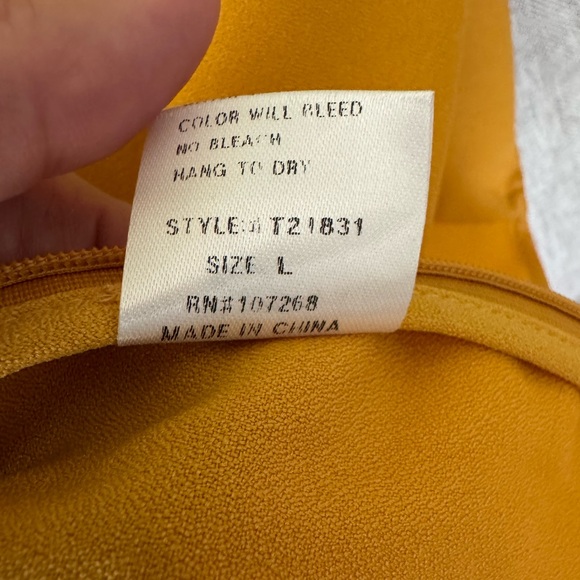 Mustard & Black Tie-Up Sleeve Blouse - Picture 6 of 7